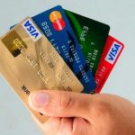 ¿Tarjetas de crédito o débito? Elige la mejor según tus hábitos de gasto.